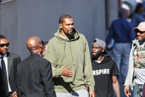 开云官网-网友：我从未@KD却老被他回复 他需要帮助 KD：我好得很兄弟