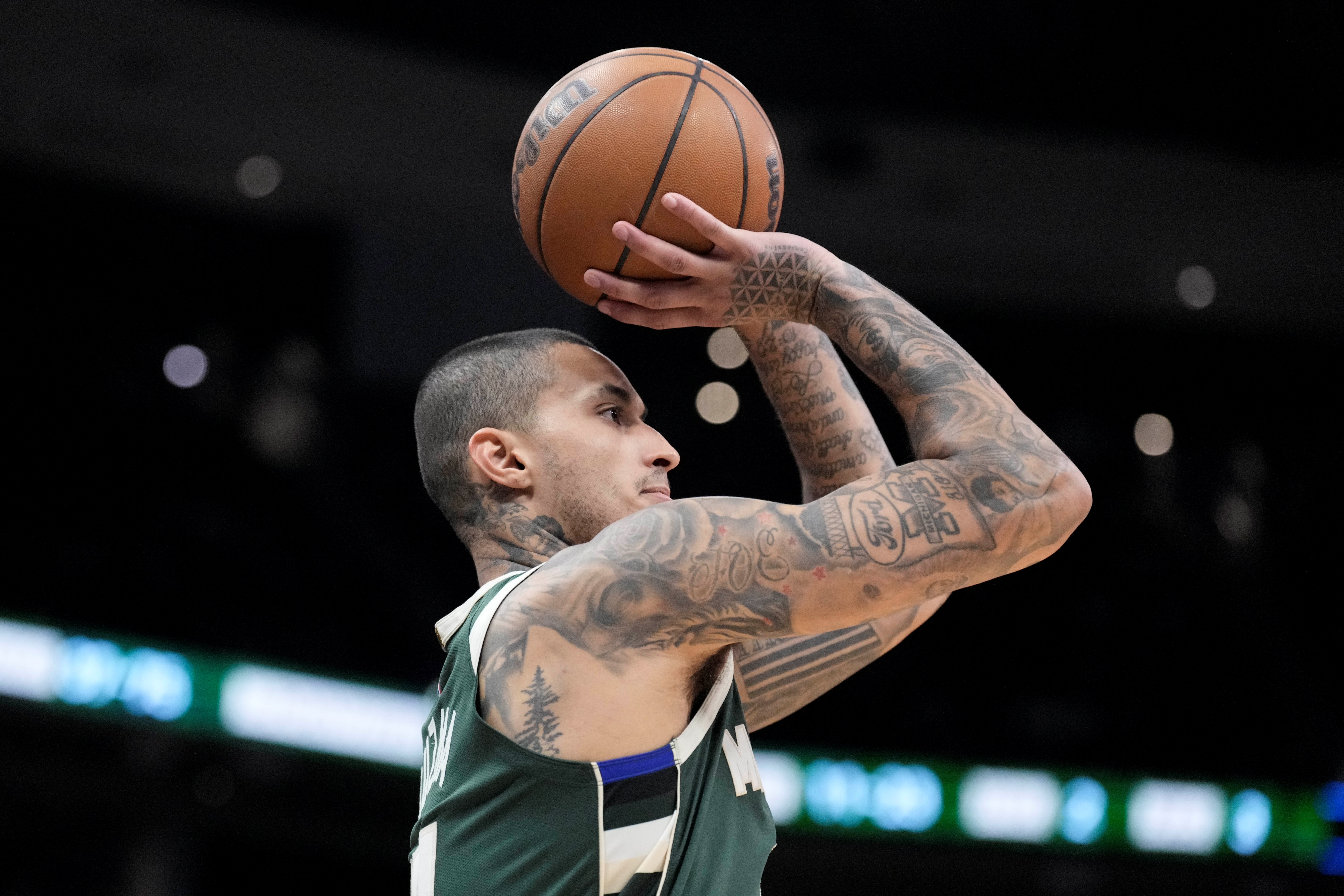 开云官网-两分球11中9！库兹马得到20分6板3助3断1盖帽 三分失准6中0